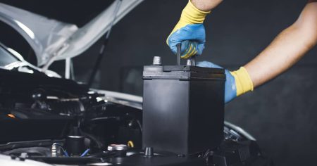 Cómo comprobar el estado de la batería de un coche